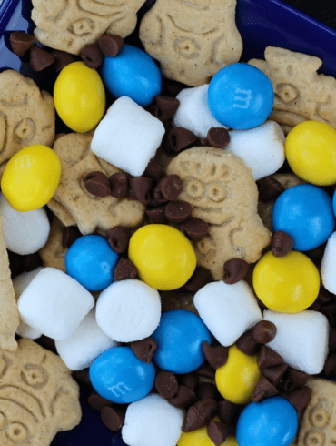 Minions Smores Snack Mix Recipe