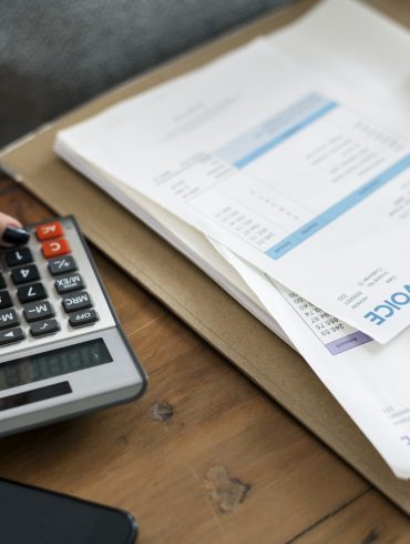 Know and track your expenses to start spending less